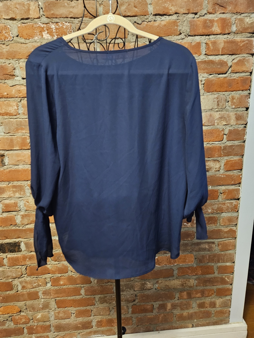 Elegant Pleione Navy Long-Sleeve Blouse with Tie Cuffs NWT MSRP$116 - Picture 5 of 7